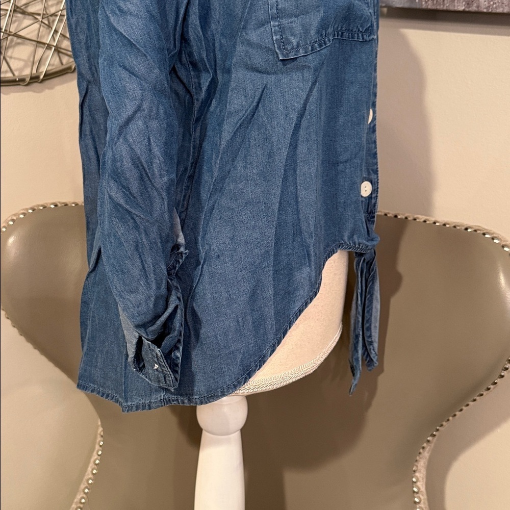 Women's Blue Button-FrontShirt - size large - Picture 5 of 6